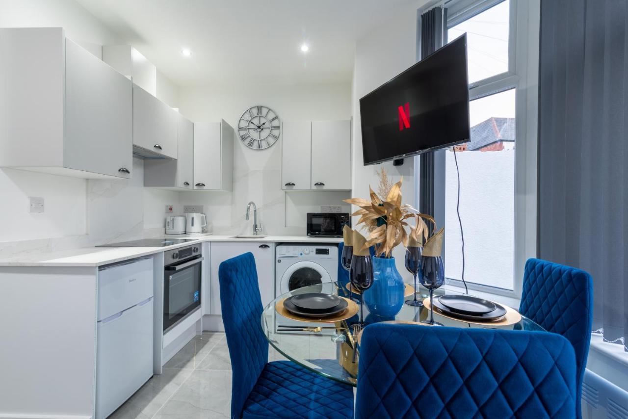 Cardiff Luxe Living Apartments エクステリア 写真