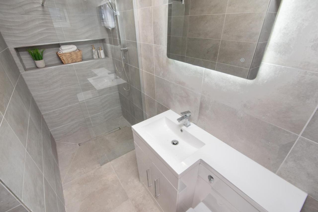 Cardiff Luxe Living Apartments エクステリア 写真
