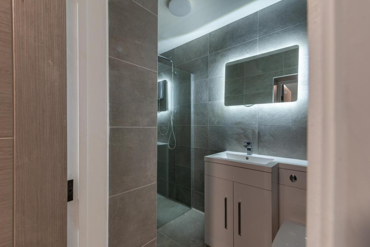 Cardiff Luxe Living Apartments エクステリア 写真