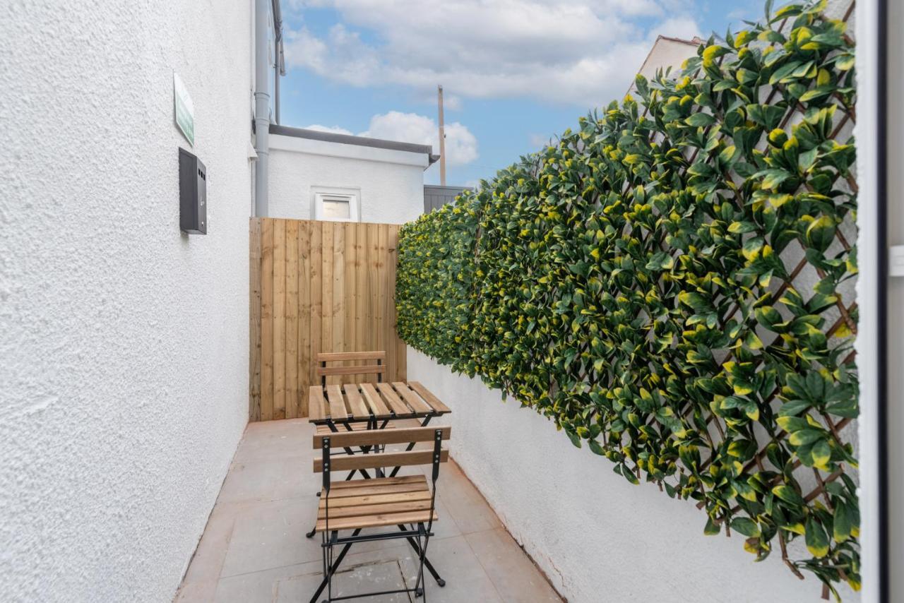 Cardiff Luxe Living Apartments エクステリア 写真